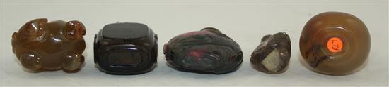 Five Chinese quartz snuff bottles, 19th / 20th century 6cm - 7cm